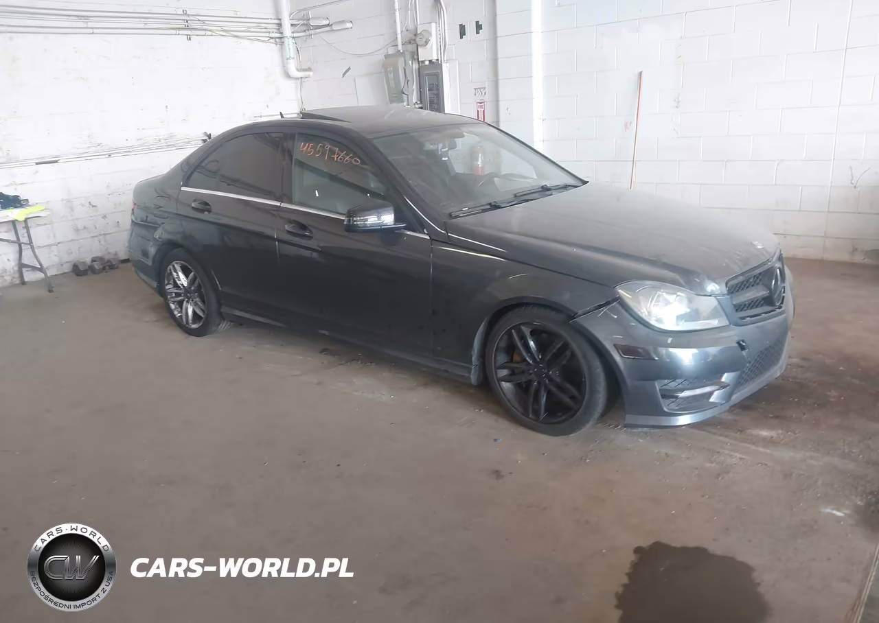 2013 Mercedes-Benz C 300 Sport 4Matic – zdjęcie 1 z 16