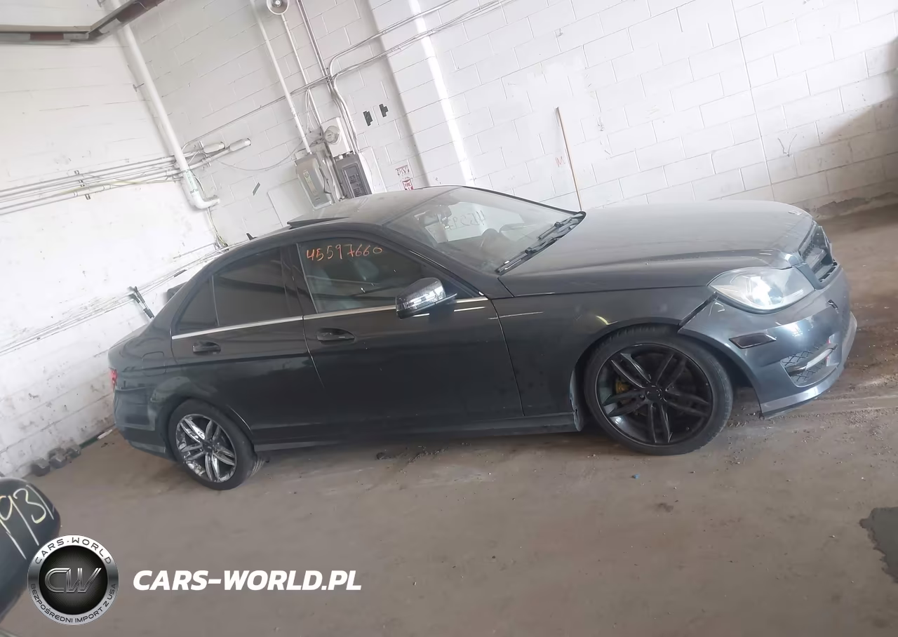 2013 Mercedes-Benz C 300 Sport 4Matic VIN:WDDGF8AB8DR245325 - 13
