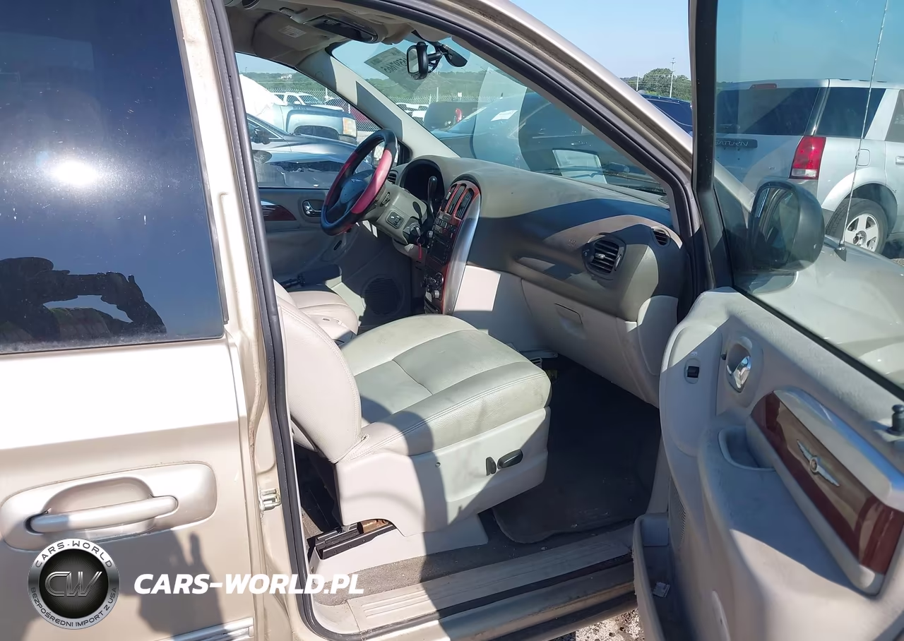 2005 Chrysler Town & Country Limited VIN:2C8GP64L35R267453 - 5