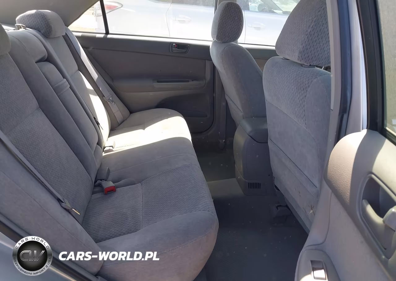 2003 Toyota Camry Le VIN:4T1BE32K33U741990 - 8