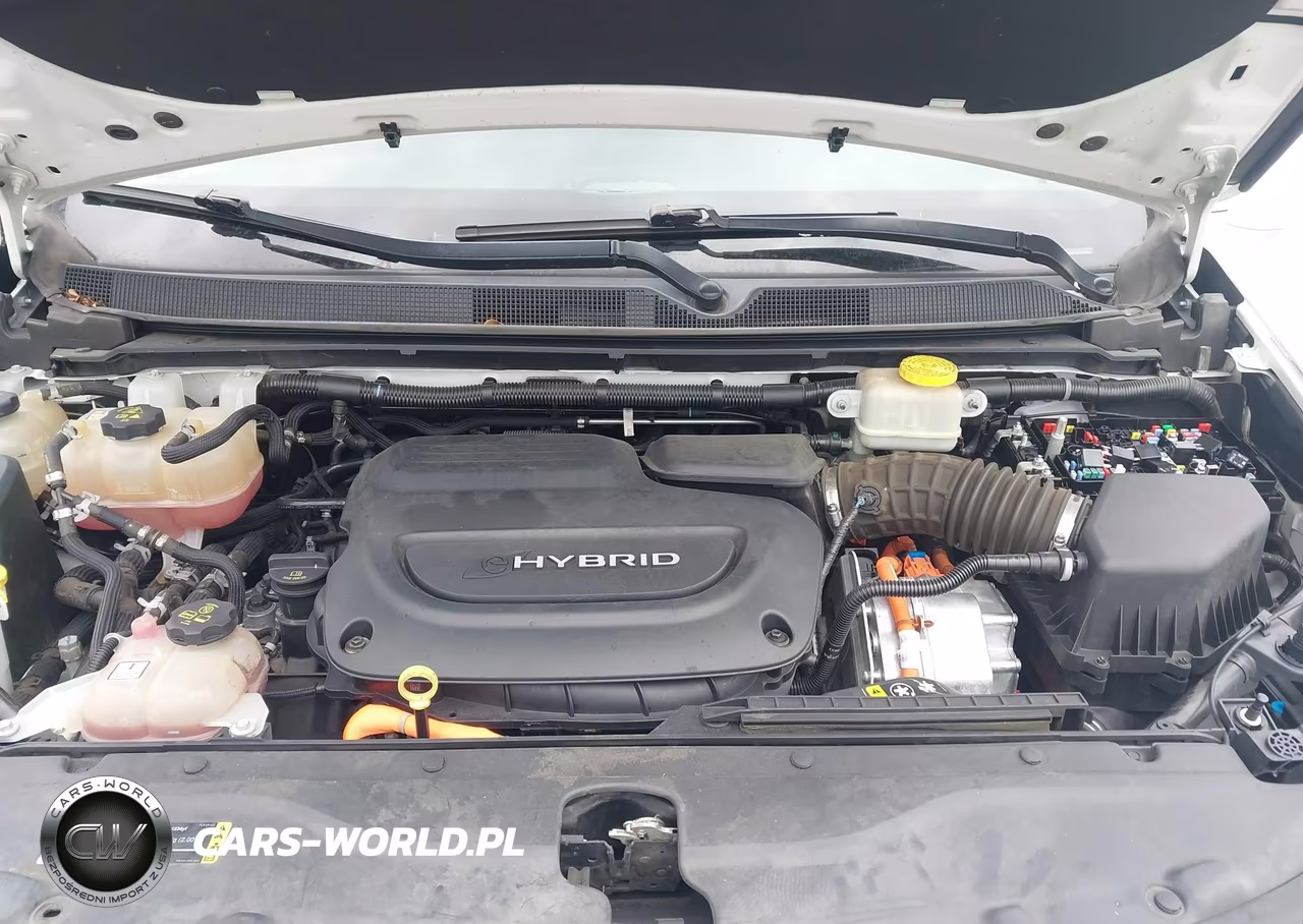 2017 Chrysler Pacifica Hybrid Premium VIN:2C4RC1L74HR764352 - 10