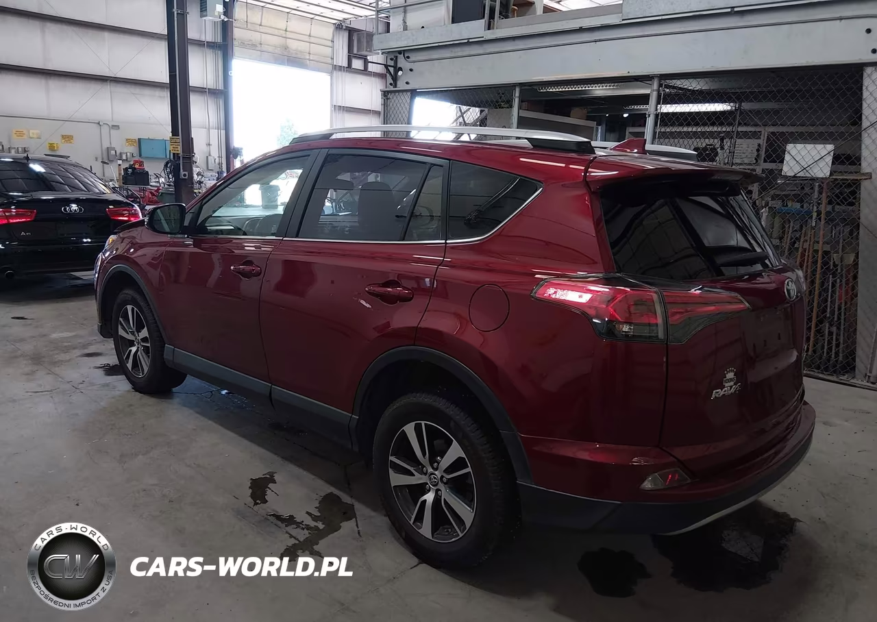 2018 Toyota Rav4 Xle VIN:JTMRFREV6JD231736 - 3