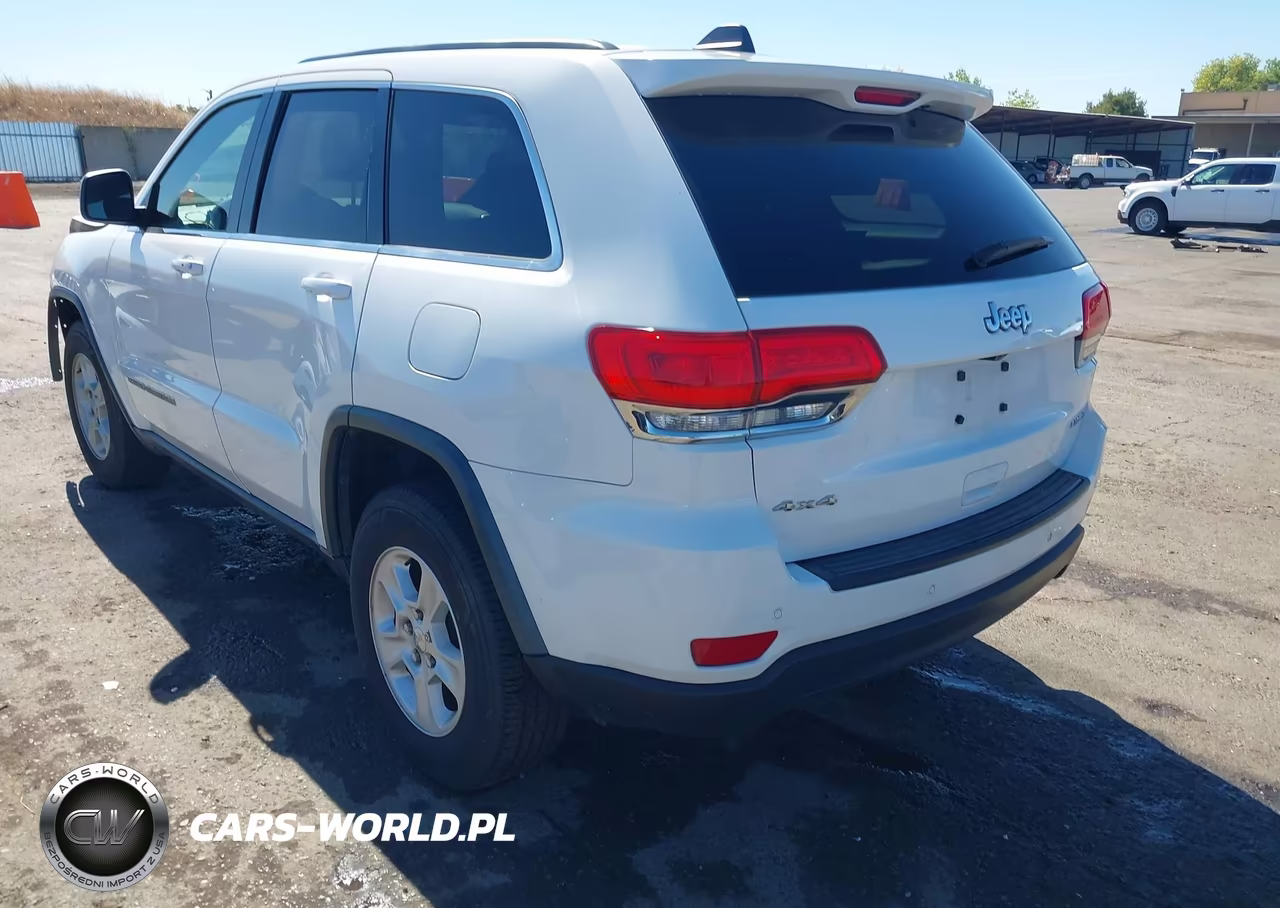 2017 Jeep Grand Cherokee Laredo VIN:1C4RJFAG9HC627518 - 3