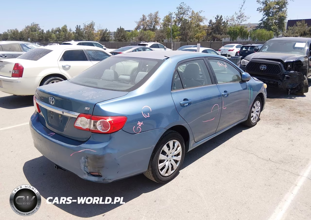 2013 Toyota Corolla Le VIN:5YFBU4EE8DP128541 - 4