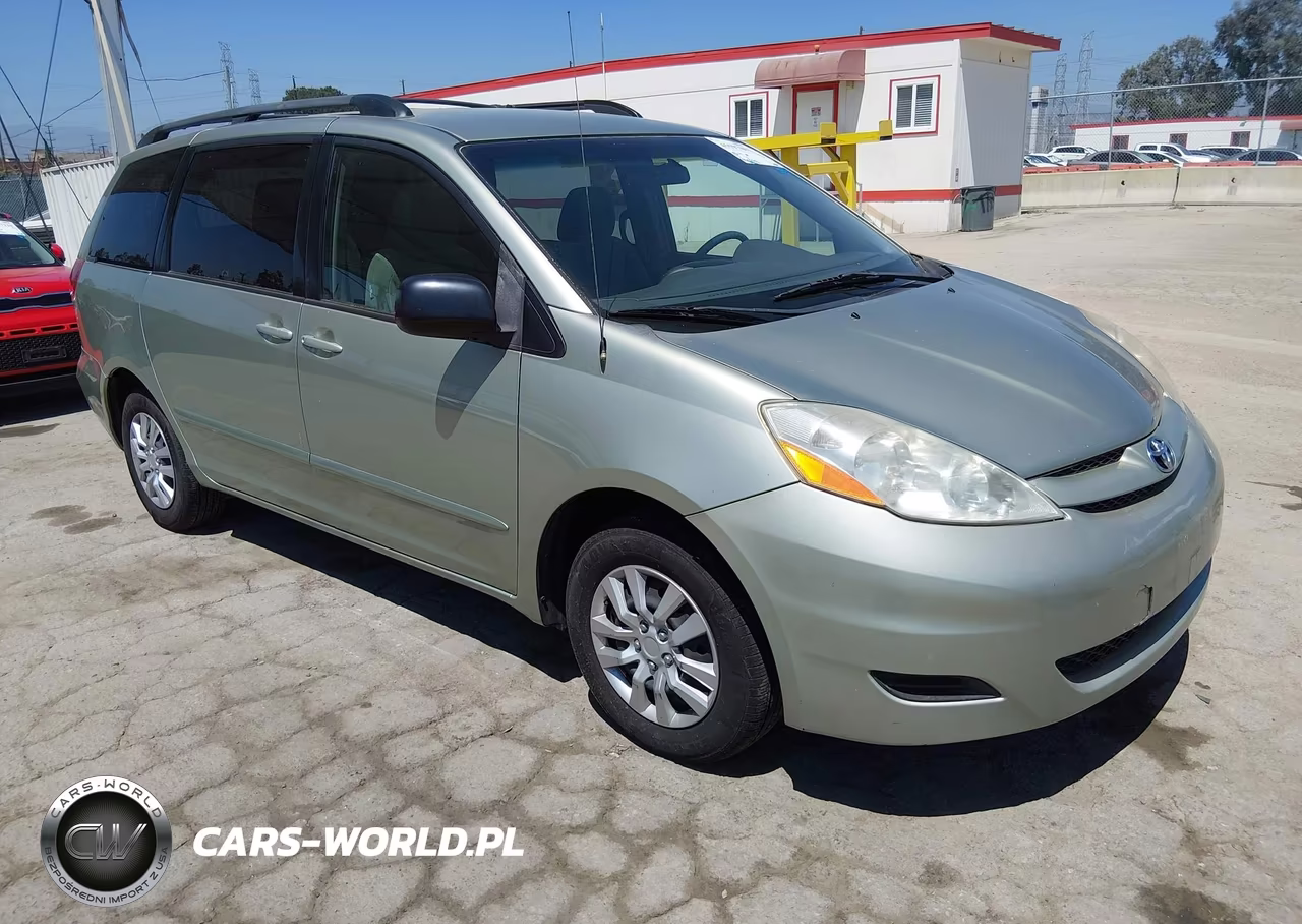 2010 Toyota Sienna Le