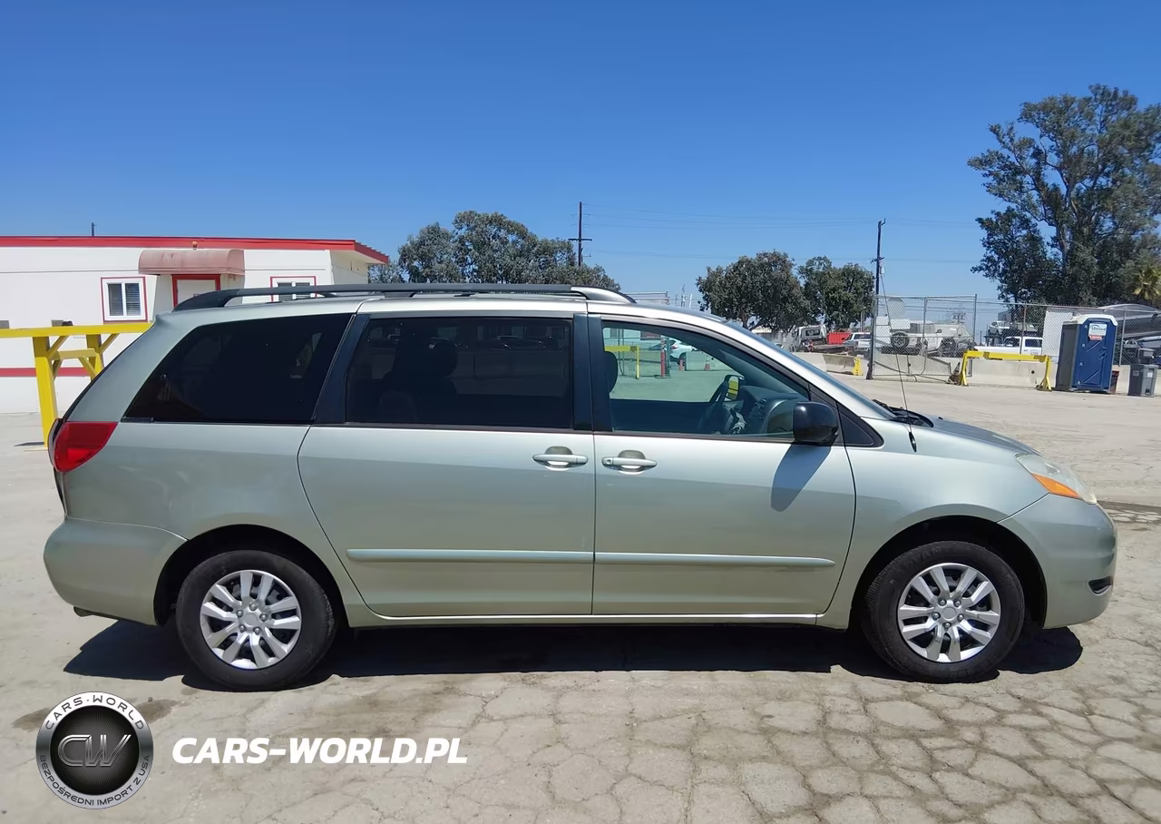 2010 Toyota Sienna Le VIN:5TDKK4CC7AS314677 - 12