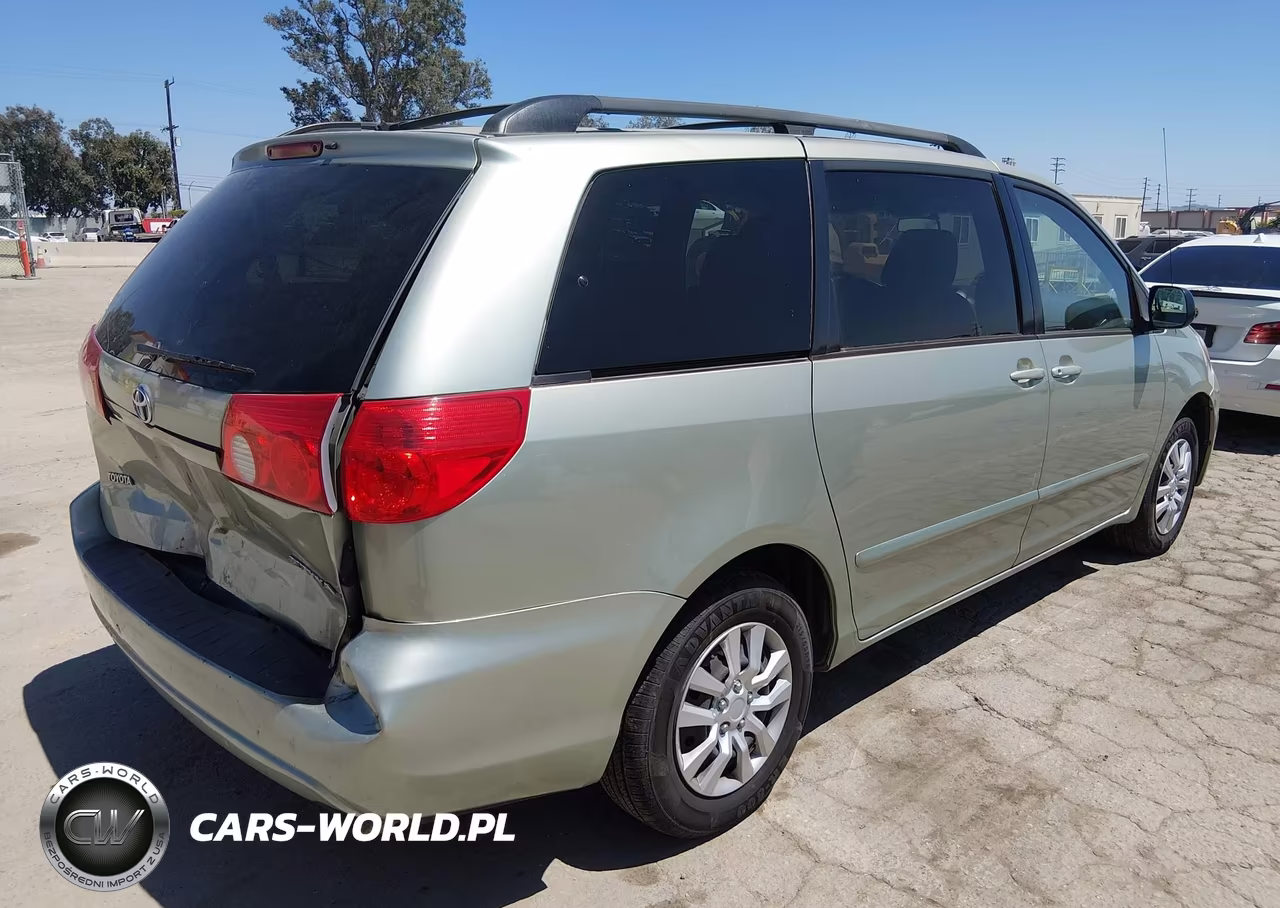 2010 Toyota Sienna Le VIN:5TDKK4CC7AS314677 - 4
