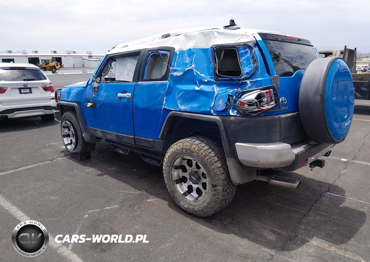 2007 Toyota Fj Cruiser VIN:JTEZU11FX70006057 - 3
