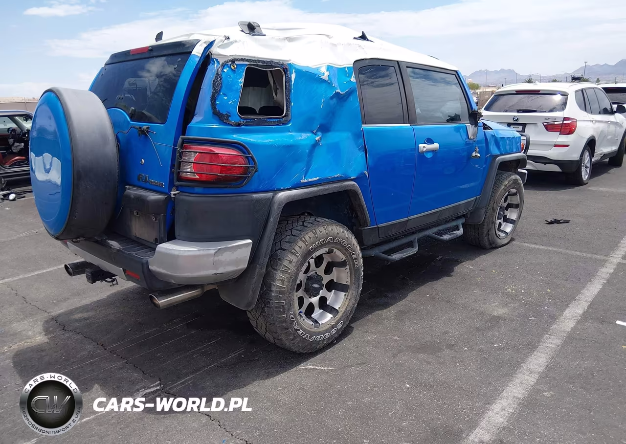 2007 Toyota Fj Cruiser VIN:JTEZU11FX70006057 - 4