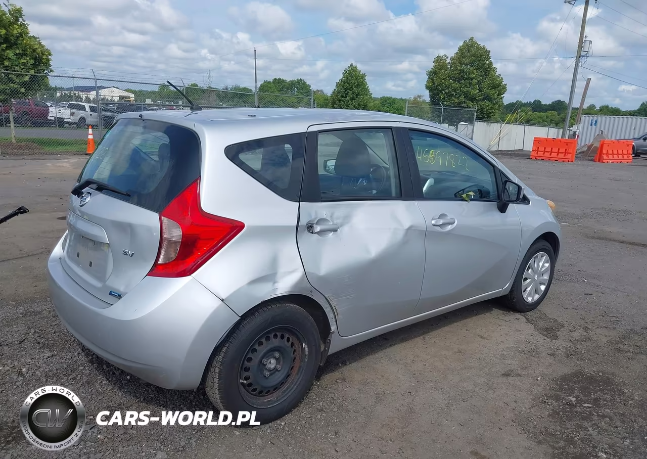 2015 Nissan Versa Note S (Sr)-S Plus-Sl-Sr-Sv VIN:3N1CE2CP3FL375558 - 4