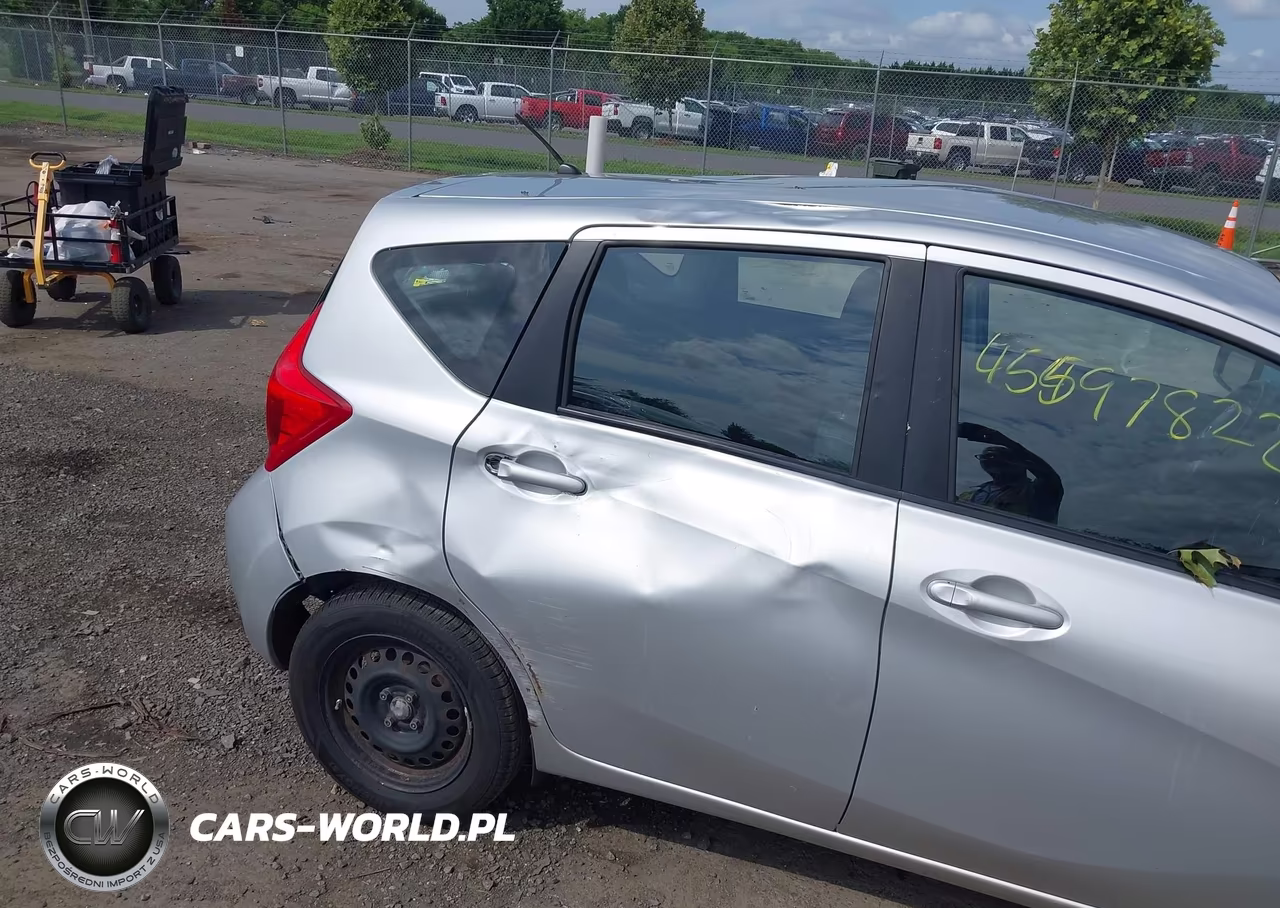 2015 Nissan Versa Note S (Sr)-S Plus-Sl-Sr-Sv VIN:3N1CE2CP3FL375558 - 6