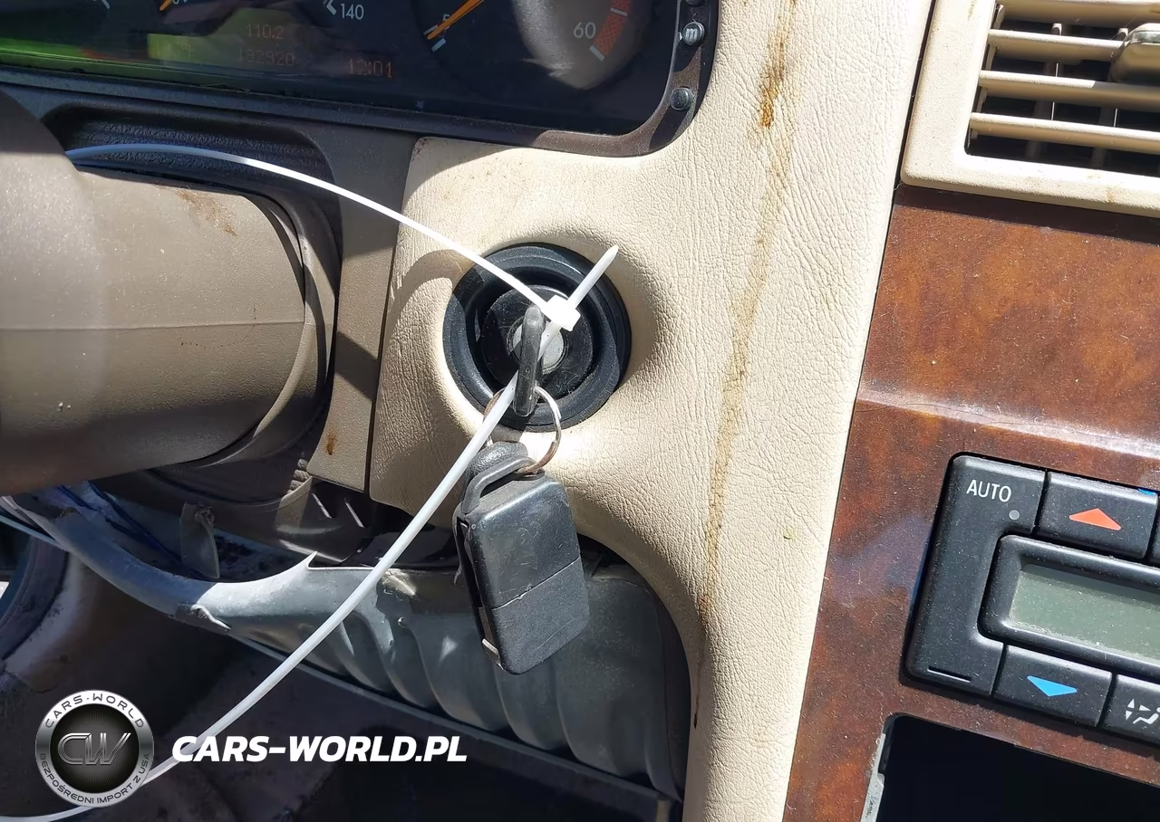 1996 Mercedes-Benz E 300D VIN:WDBJF20FXTJ023429 - 11