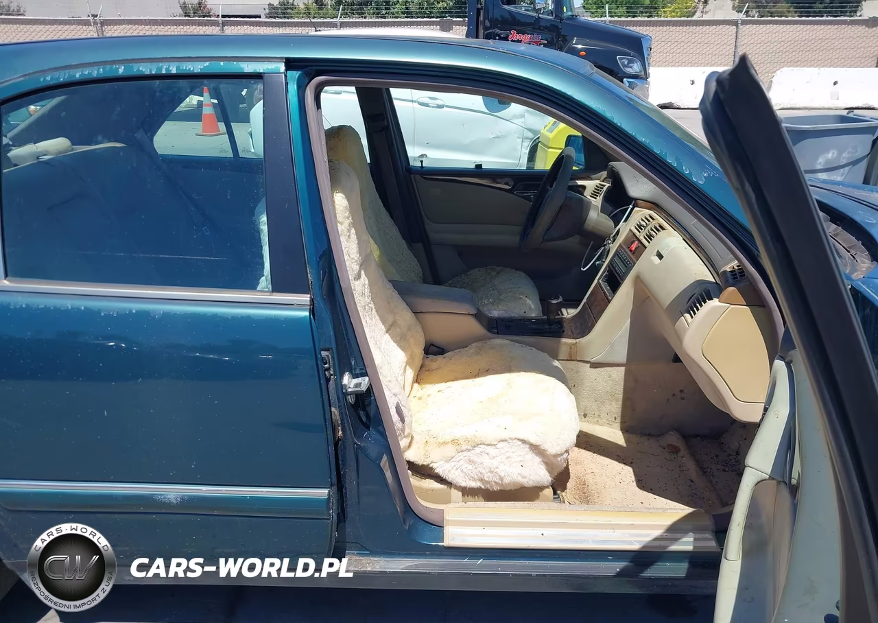 1996 Mercedes-Benz E 300D VIN:WDBJF20FXTJ023429 - 5