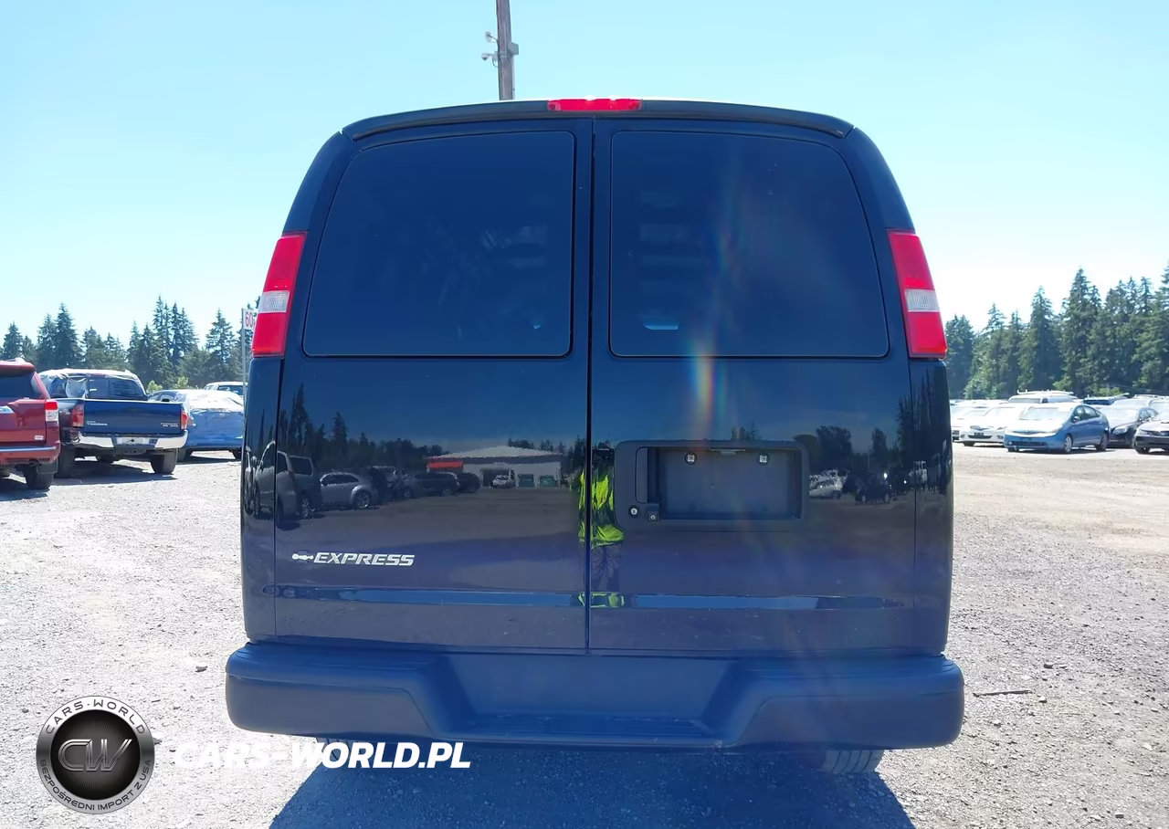 2018 Chevrolet Express 2500 Work Van VIN:1GCWGAFG5J1289534 - 16