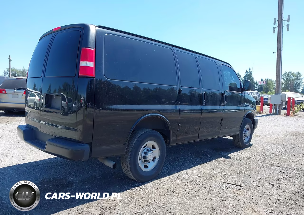 2018 Chevrolet Express 2500 Work Van VIN:1GCWGAFG5J1289534 - 4