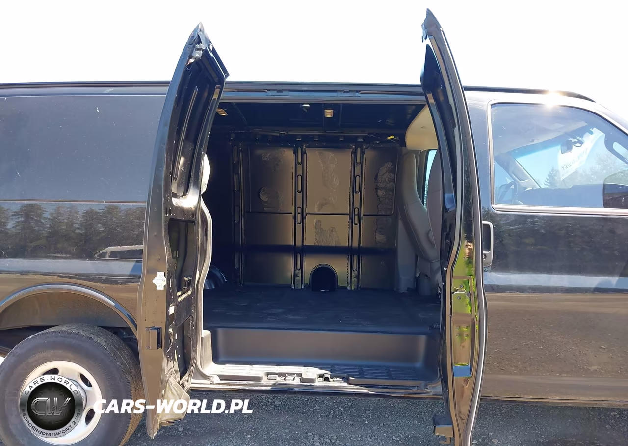 2018 Chevrolet Express 2500 Work Van VIN:1GCWGAFG5J1289534 - 8