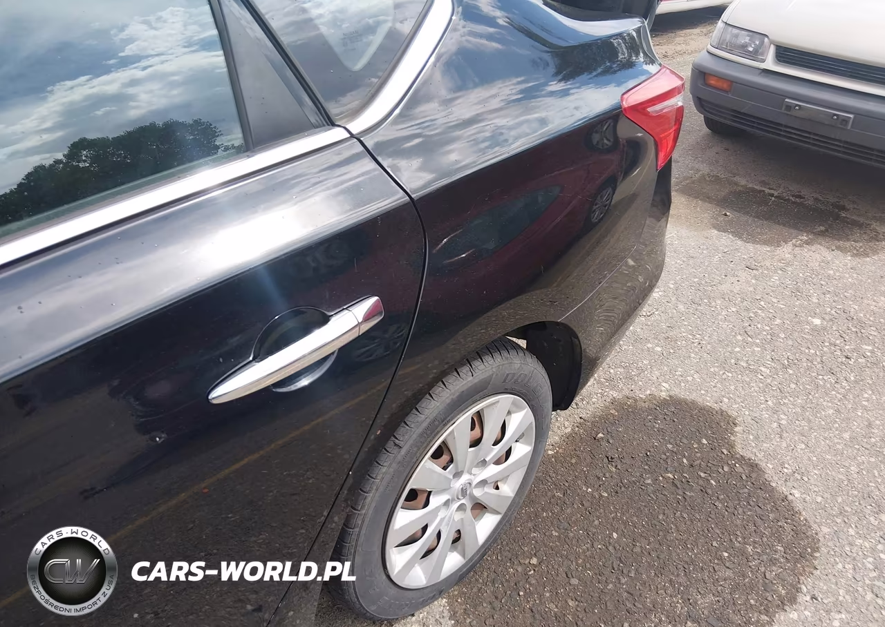 2018 Nissan Sentra S VIN:3N1AB7AP7JY324267 - 6