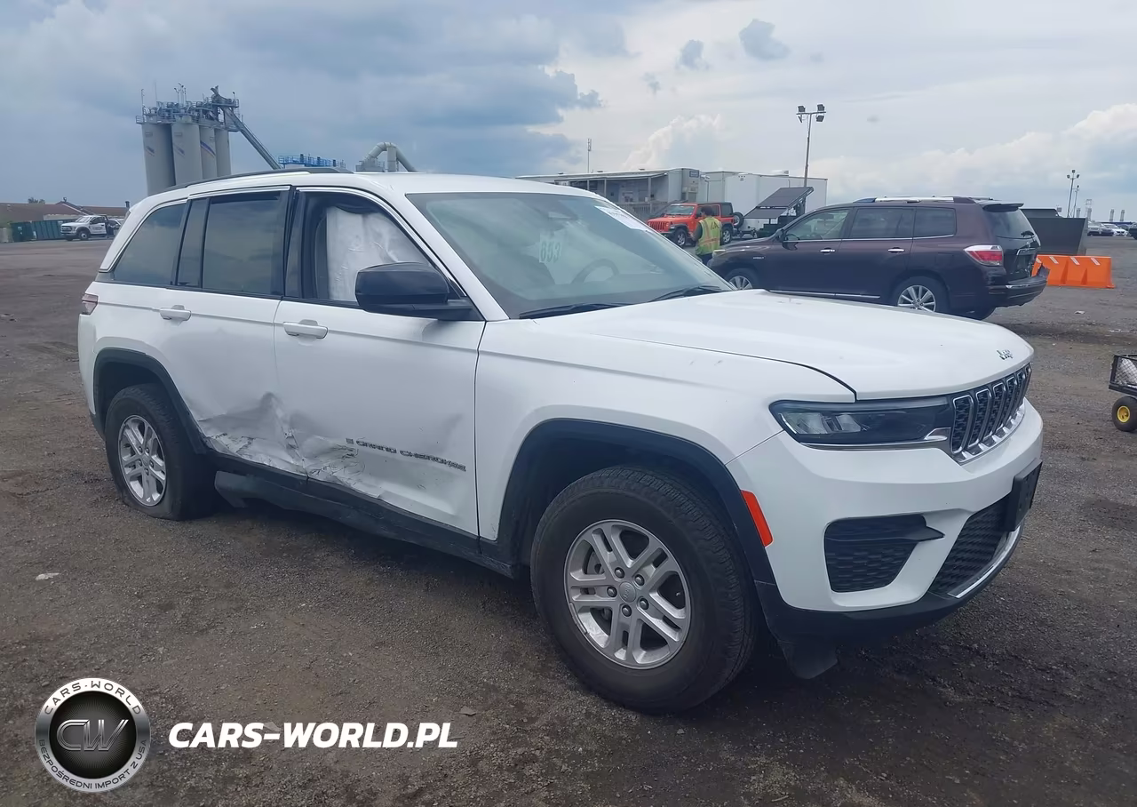2023 Jeep Grand Cherokee Laredo 4X4 – zdjęcie 1 z 17