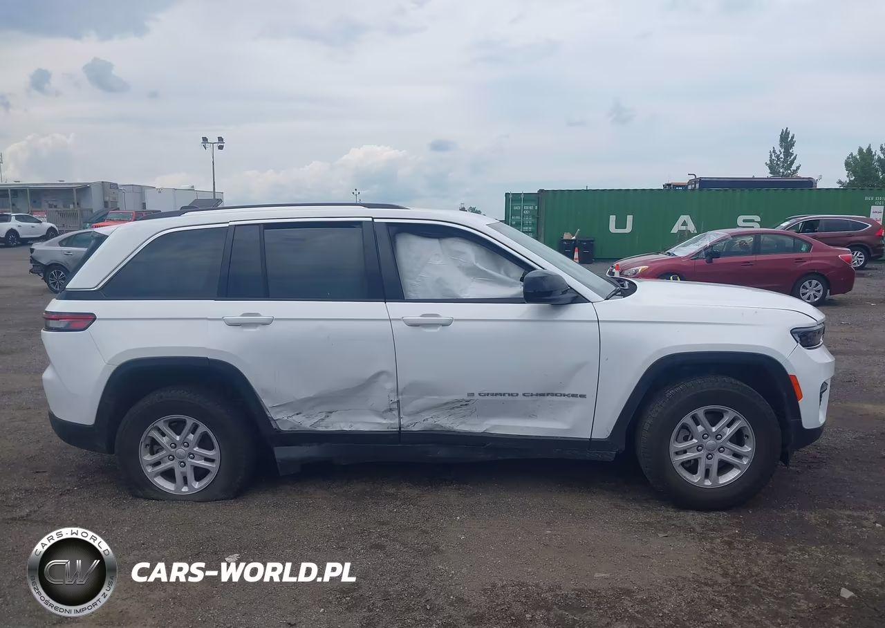 2023 Jeep Grand Cherokee Laredo 4X4 VIN:1C4RJHAG8PC528800 - 13