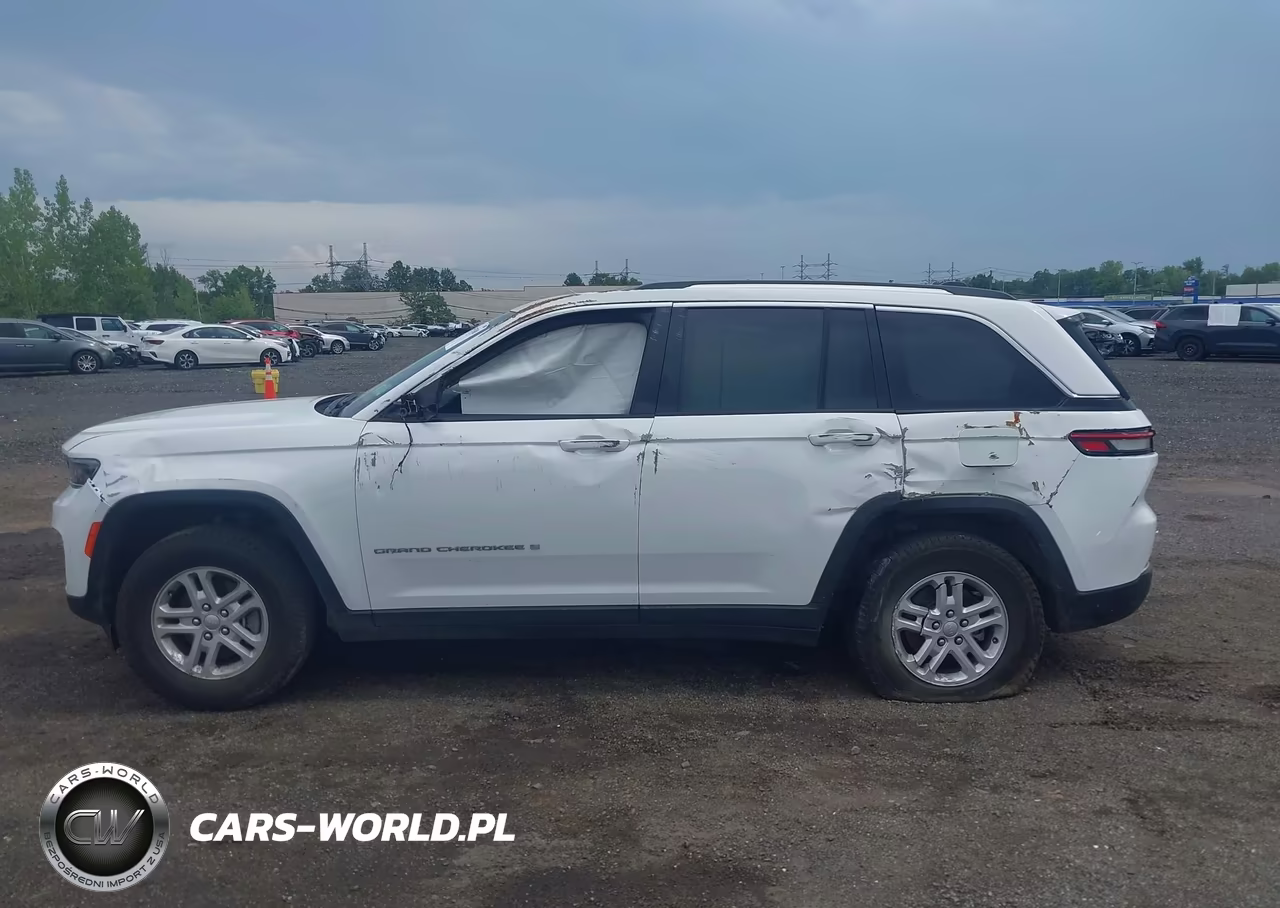 2023 Jeep Grand Cherokee Laredo 4X4 VIN:1C4RJHAG8PC528800 - 14