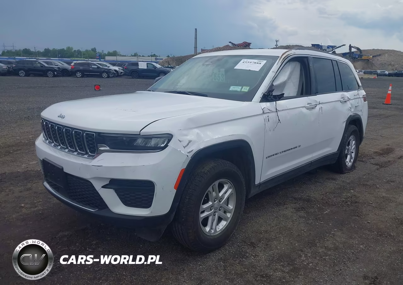2023 Jeep Grand Cherokee Laredo 4X4 VIN:1C4RJHAG8PC528800 - 2