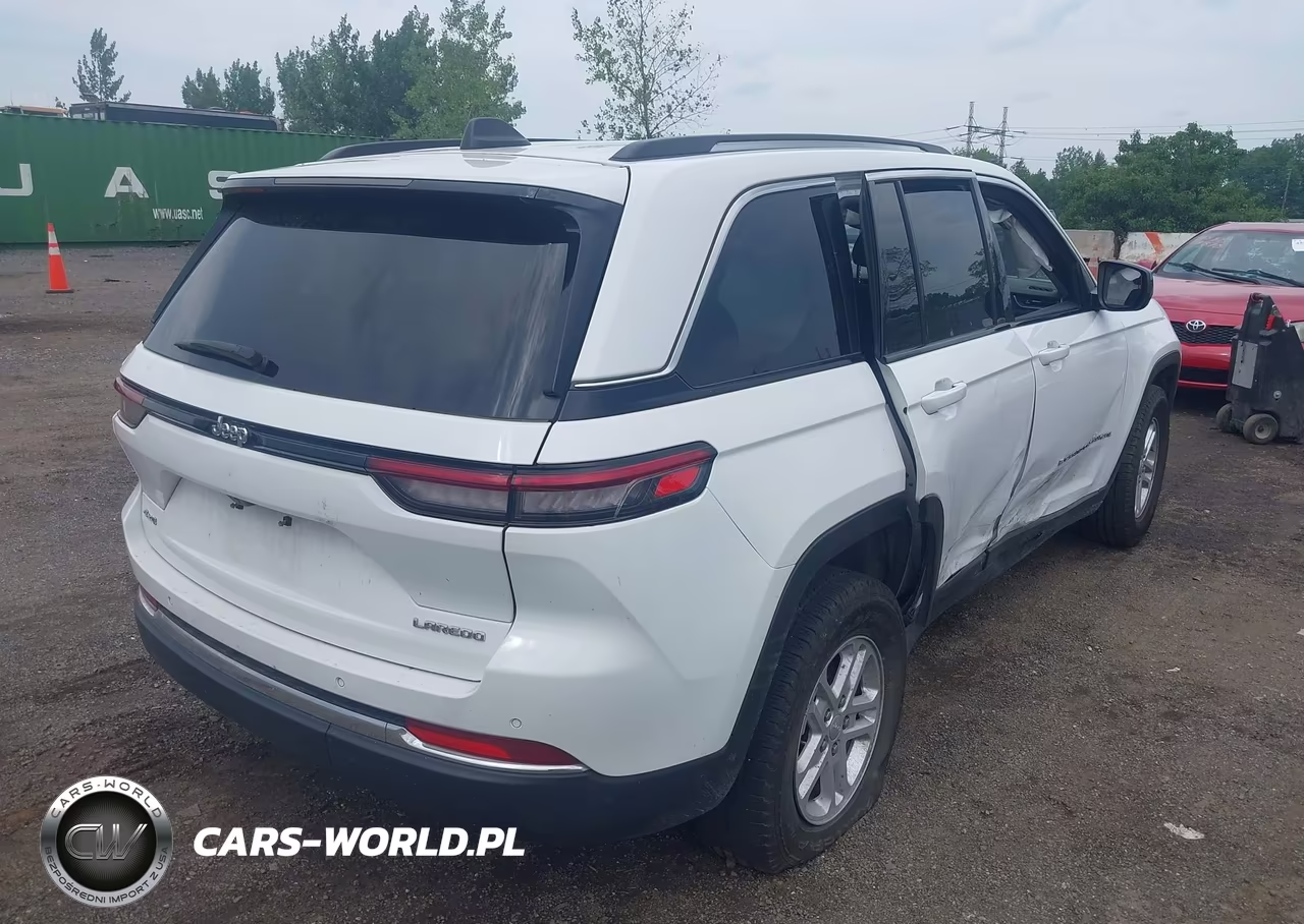 2023 Jeep Grand Cherokee Laredo 4X4 VIN:1C4RJHAG8PC528800 - 4