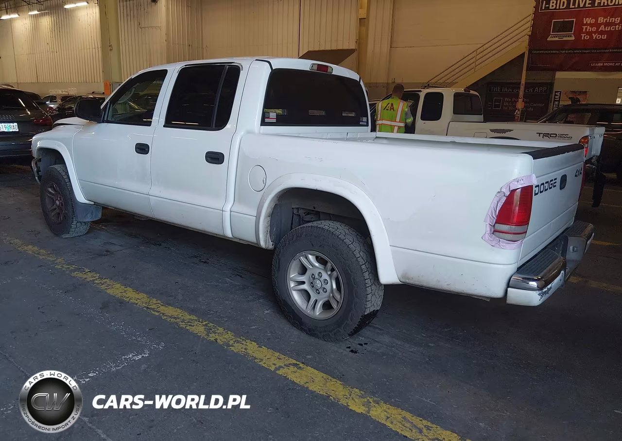 2002 Dodge Dakota Sport VIN:1B7HG38N82S562817 - 3