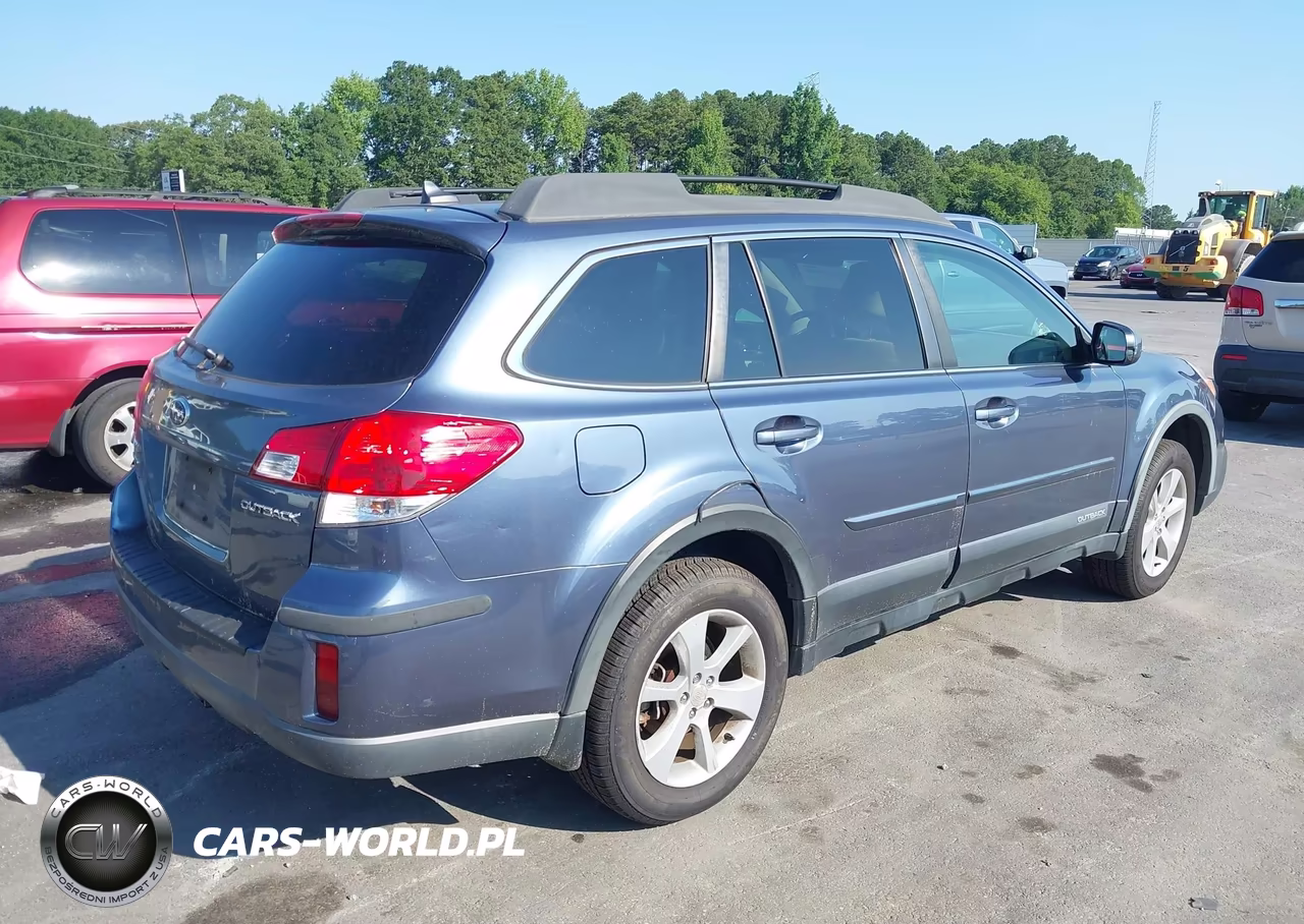 2014 Subaru Outback 2.5I Premium VIN:4S4BRCFCXE3246573 - 4