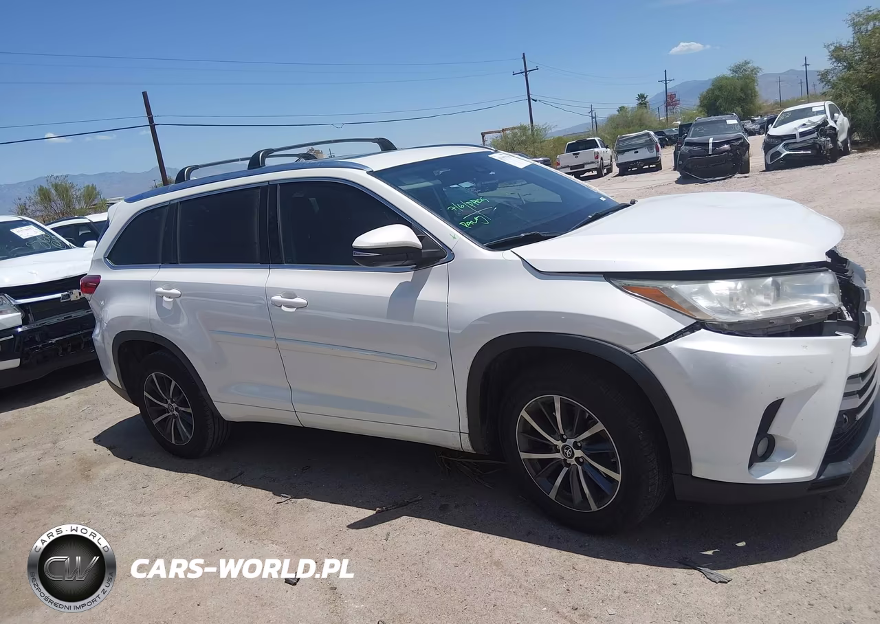 2018 Toyota Highlander Xle VIN:5TDKZRFH0JS544335 - 12