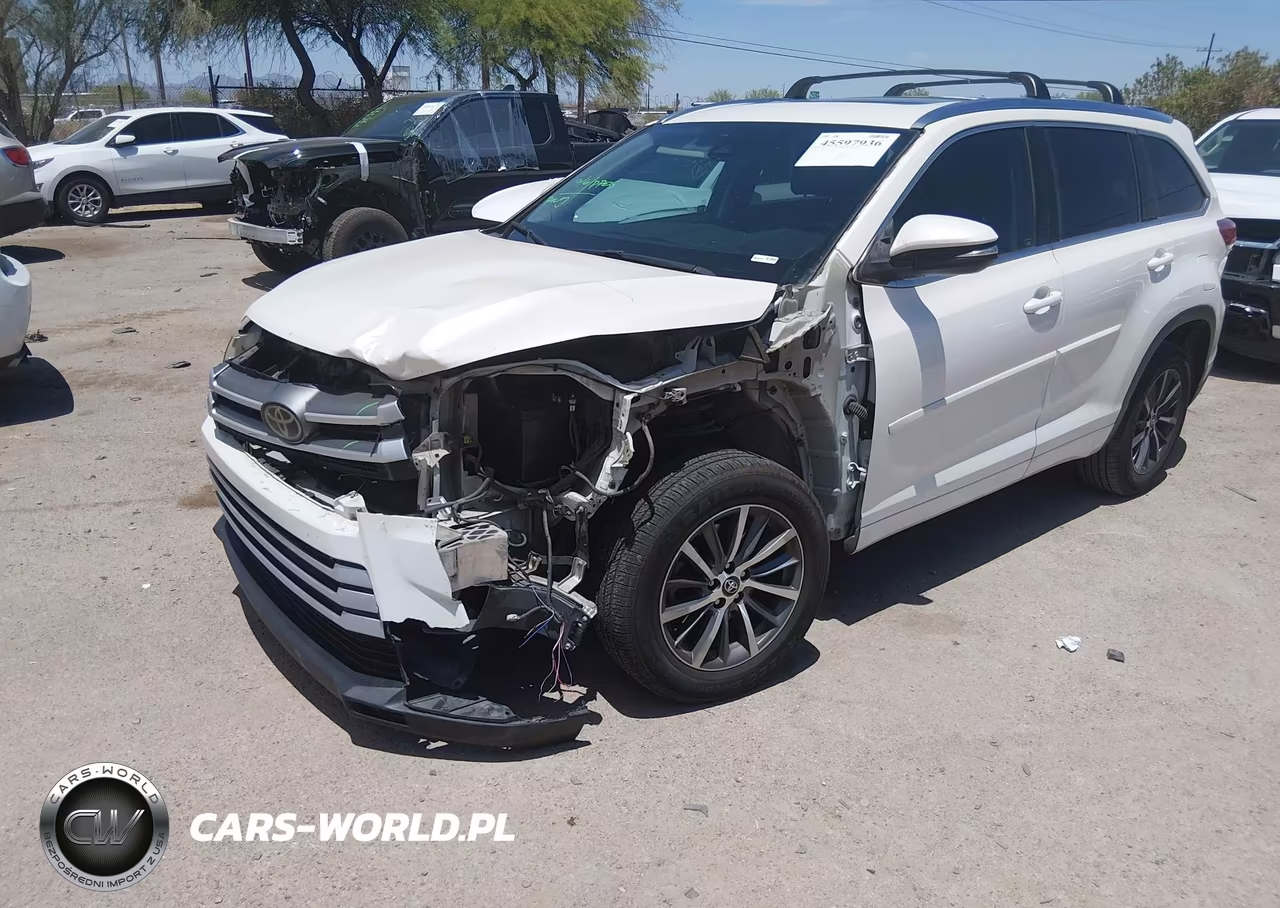 2018 Toyota Highlander Xle VIN:5TDKZRFH0JS544335 - 2