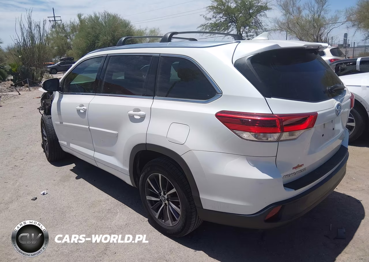 2018 Toyota Highlander Xle VIN:5TDKZRFH0JS544335 - 3
