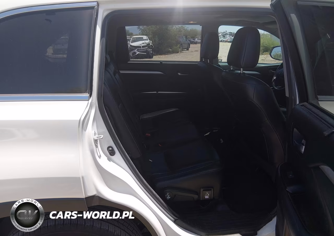 2018 Toyota Highlander Xle VIN:5TDKZRFH0JS544335 - 8