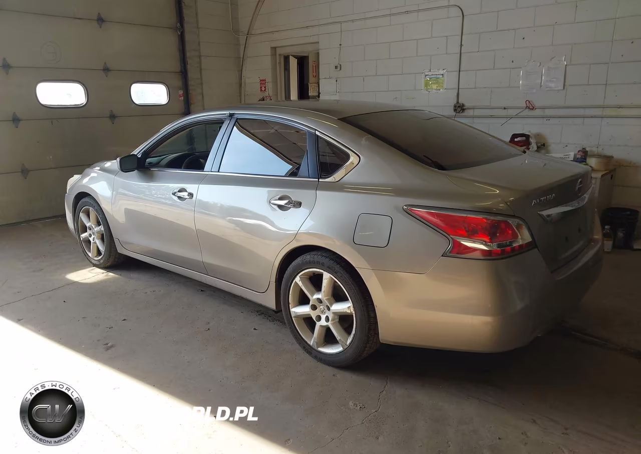 2014 Nissan Altima 2.5 S VIN:1N4AL3AP3EC144923 - 3