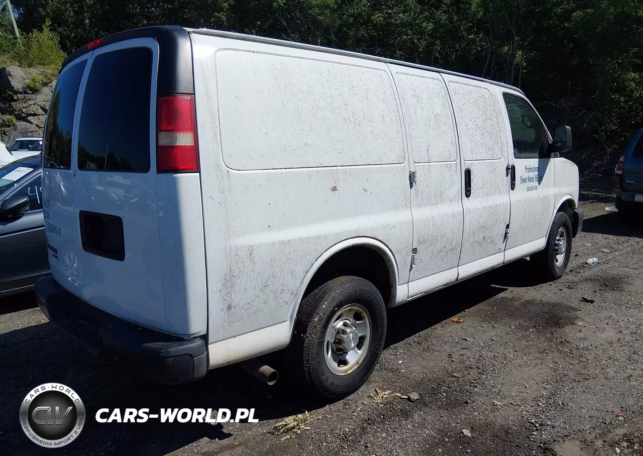 2015 Chevrolet Express 2500 Work Van VIN:1GCWGFFF2F1103802 - 4