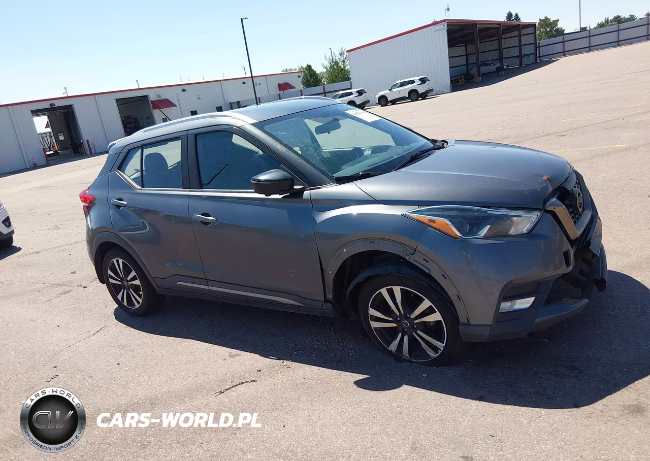 2019 Nissan Kicks Sr VIN:3N1CP5CUXKL565479 - 13