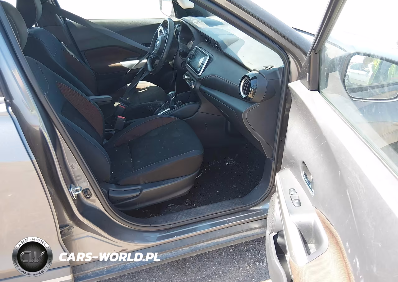 2019 Nissan Kicks Sr VIN:3N1CP5CUXKL565479 - 5