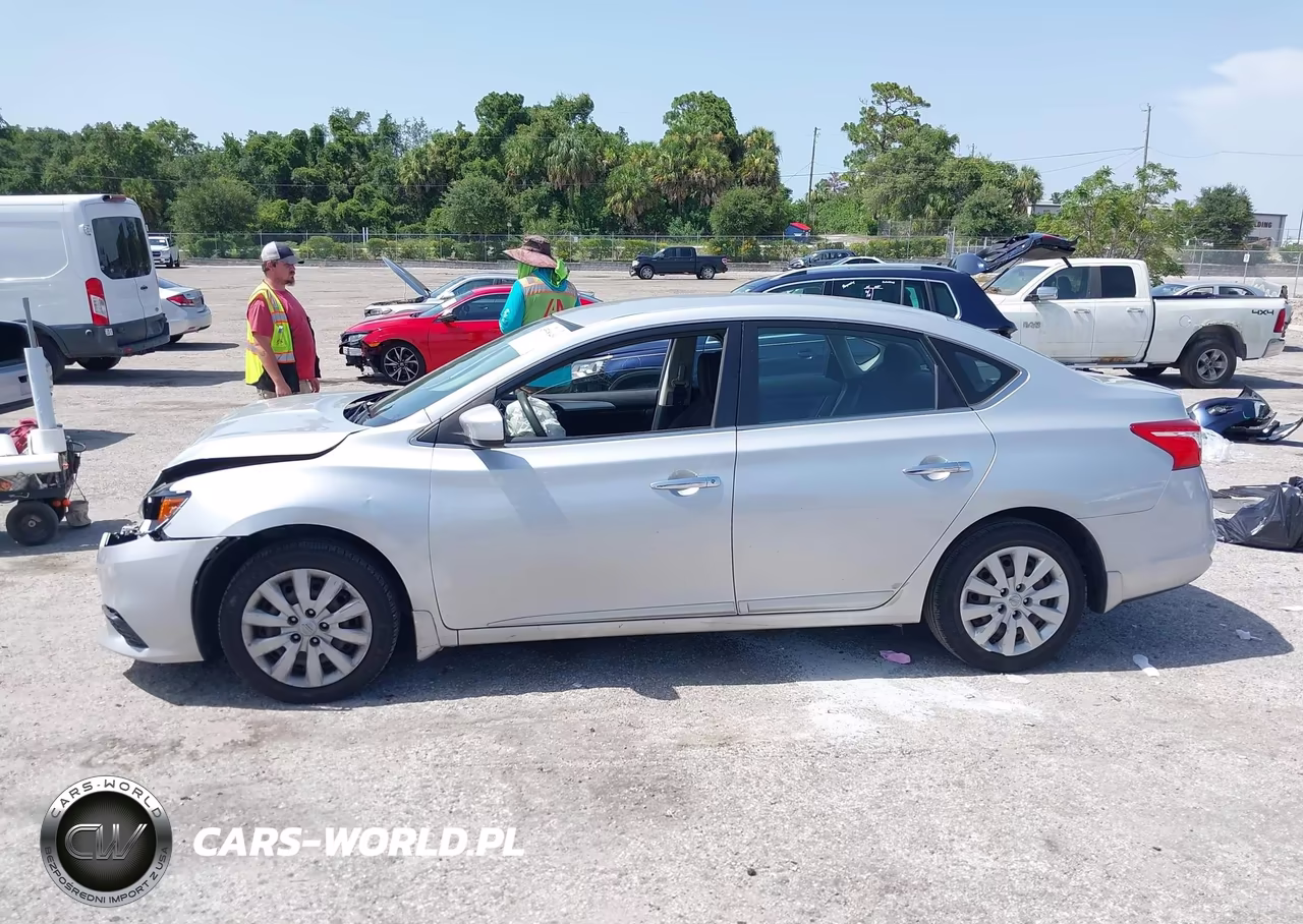 2018 Nissan Sentra S VIN:3N1AB7AP2JY232743 - 14