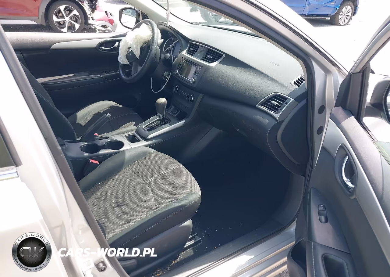 2018 Nissan Sentra S VIN:3N1AB7AP2JY232743 - 5