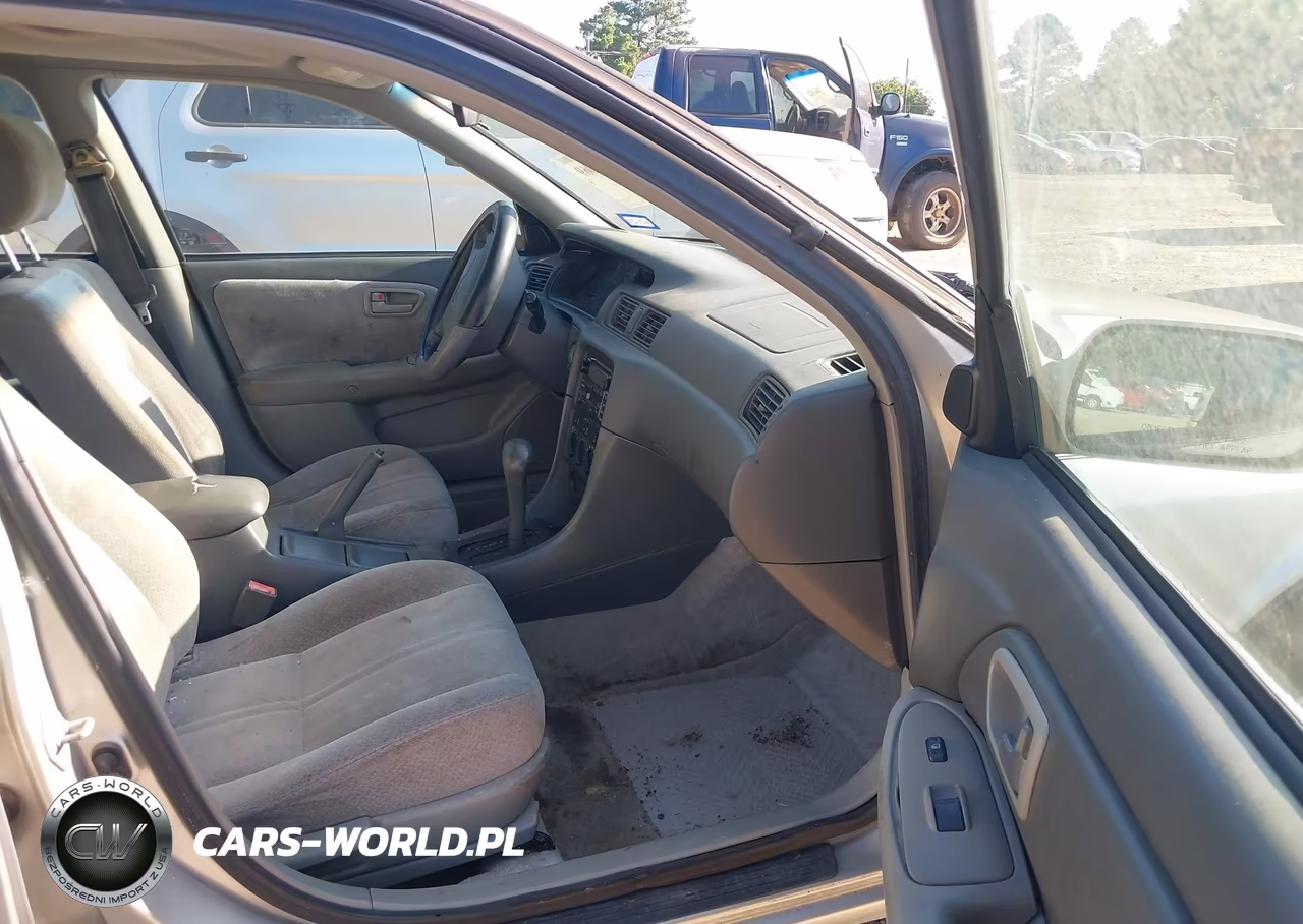 2000 Toyota Camry Le VIN:JT2BG22K3Y0492235 - 5