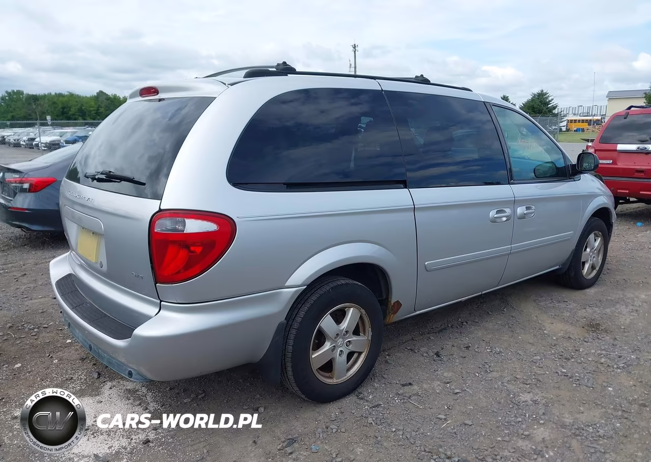 2005 Dodge Caravan Sxt VIN:2D4GP44L45R220344 - 4