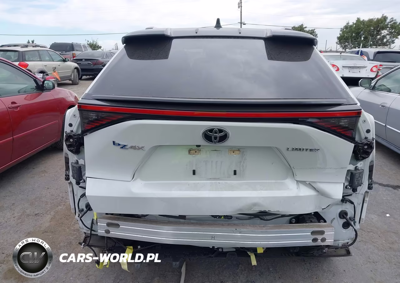 2023 Toyota Bz4X Limited VIN:JTMAAAAA0PA005895 - 17
