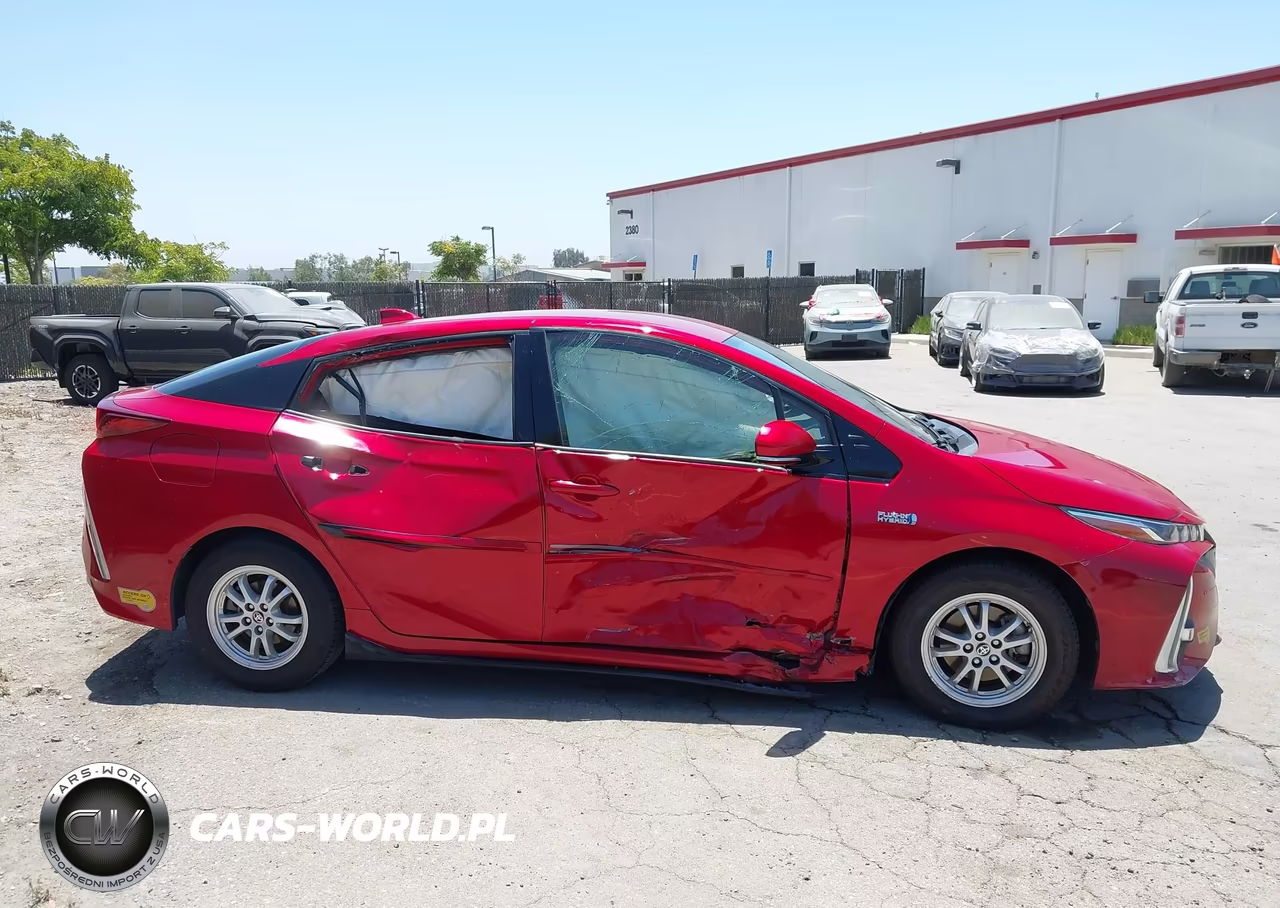 2020 Toyota Prius Prime Limited VIN:JTDKARFPXL3158766 - 14