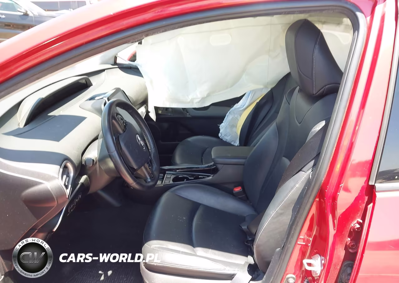 2020 Toyota Prius Prime Limited VIN:JTDKARFPXL3158766 - 5