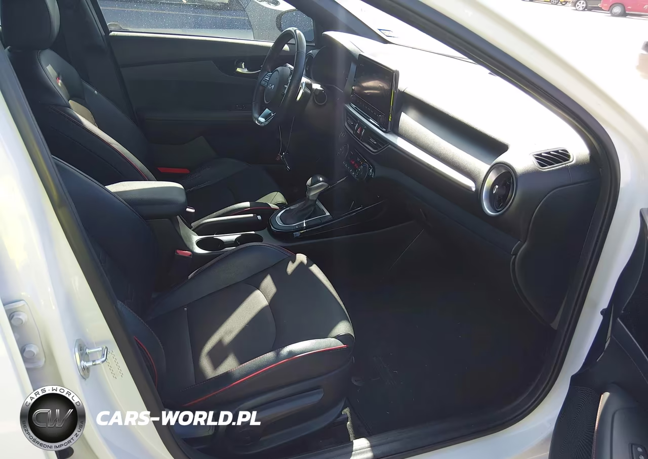 2022 Kia Forte Gt VIN:3KPF44AC1NE475685 - 5