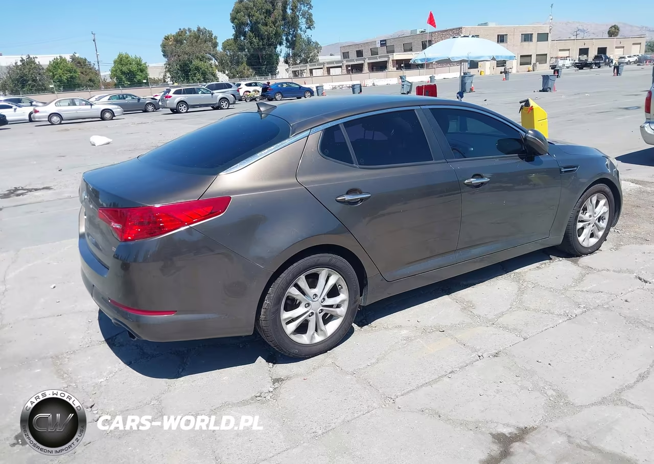 2013 Kia Optima Lx VIN:5XXGM4A73DG193397 - 4