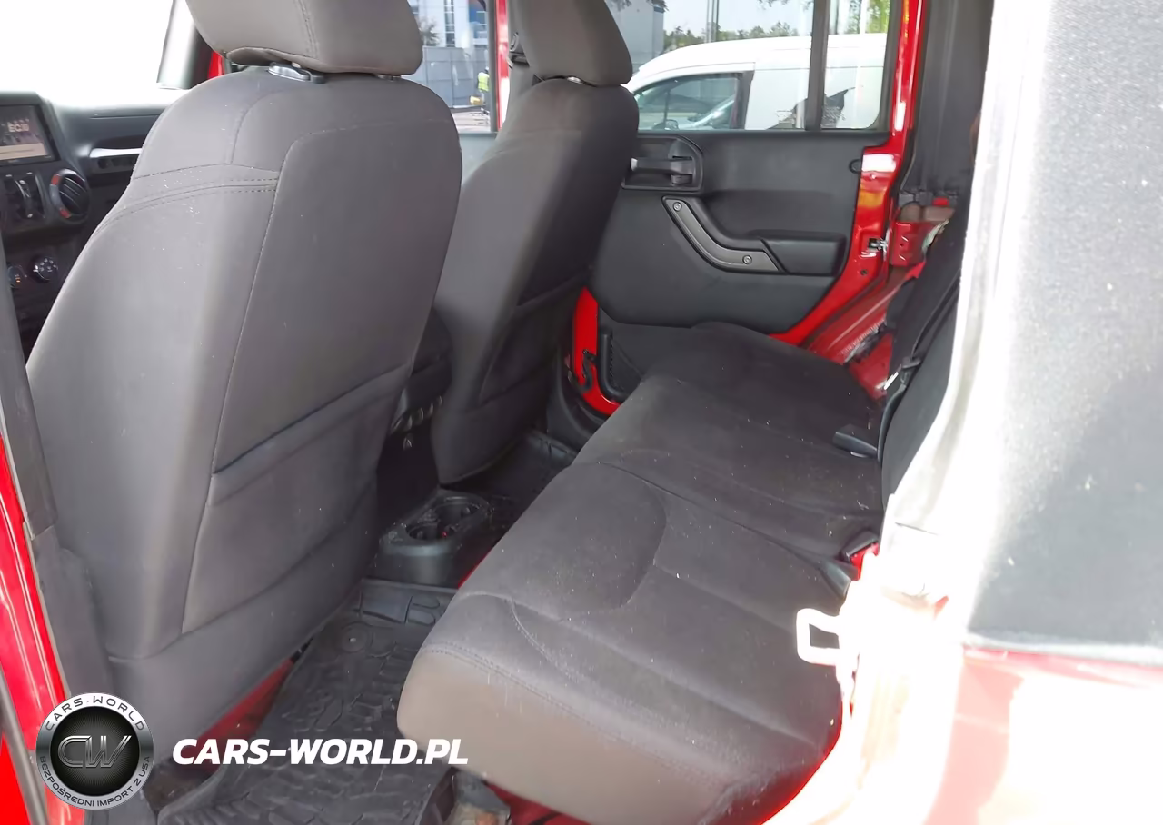 2017 Jeep Wrangler Unlimited Sport VIN:1C4BJWDG3HL561447 - 8