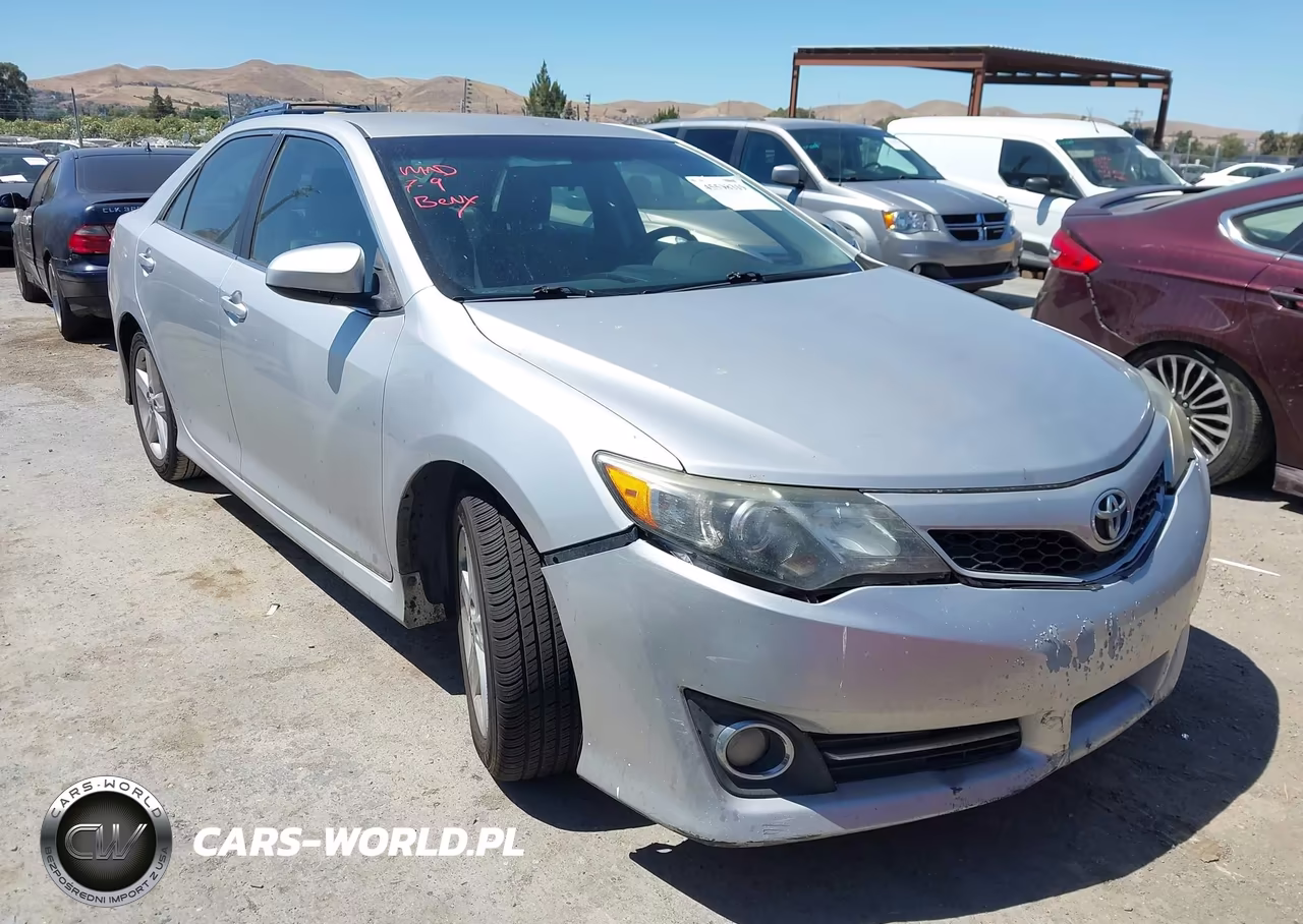 2014 Toyota Camry Se – zdjęcie 1 z 16