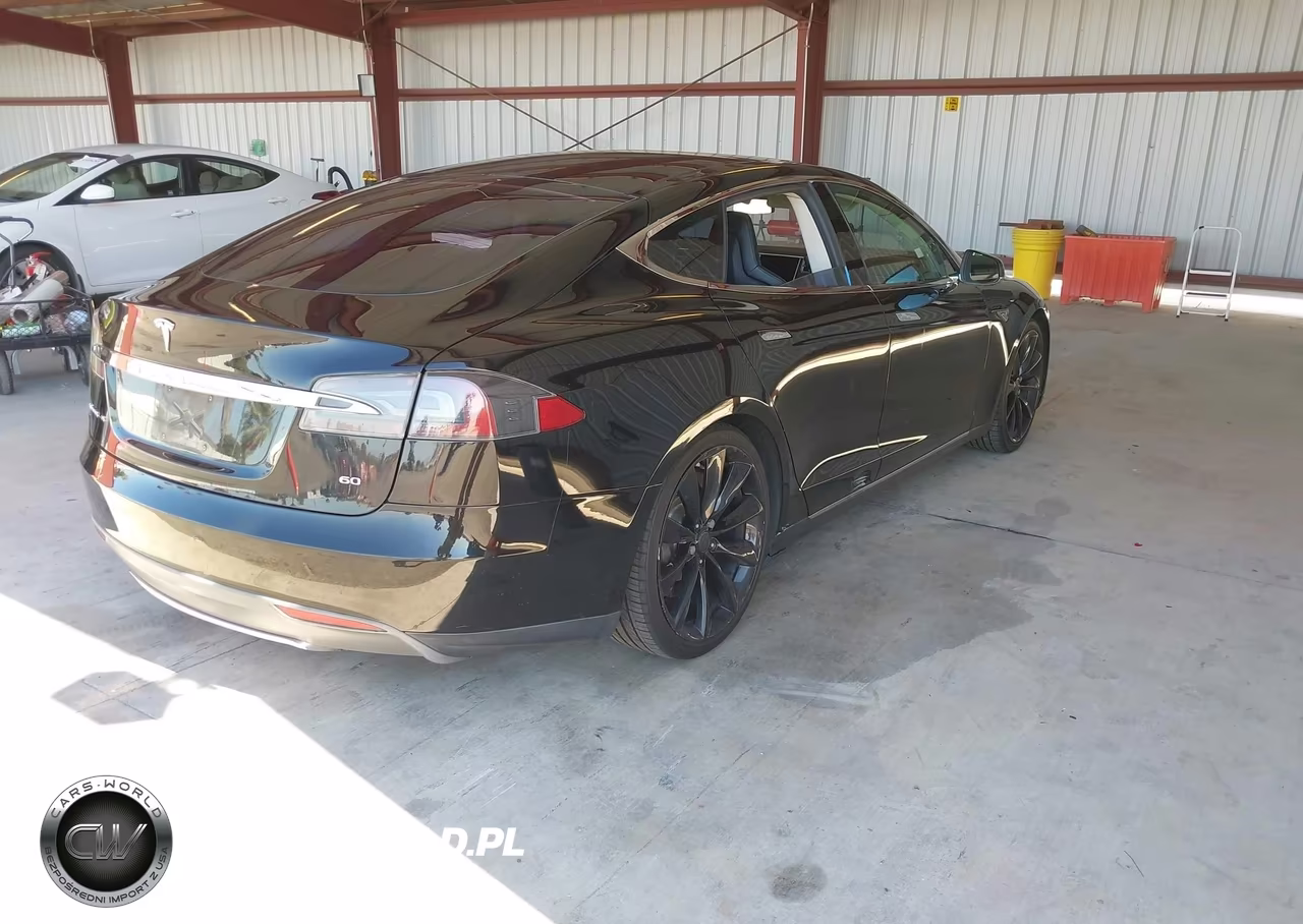 2013 Tesla Model S VIN:5YJSA1CGXDFP12933 - 4