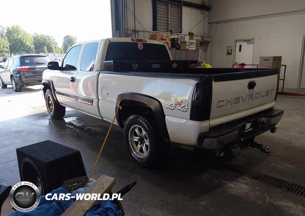 2003 Chevrolet Silverado 1500 VIN:2GCEK19T631397144 - 3