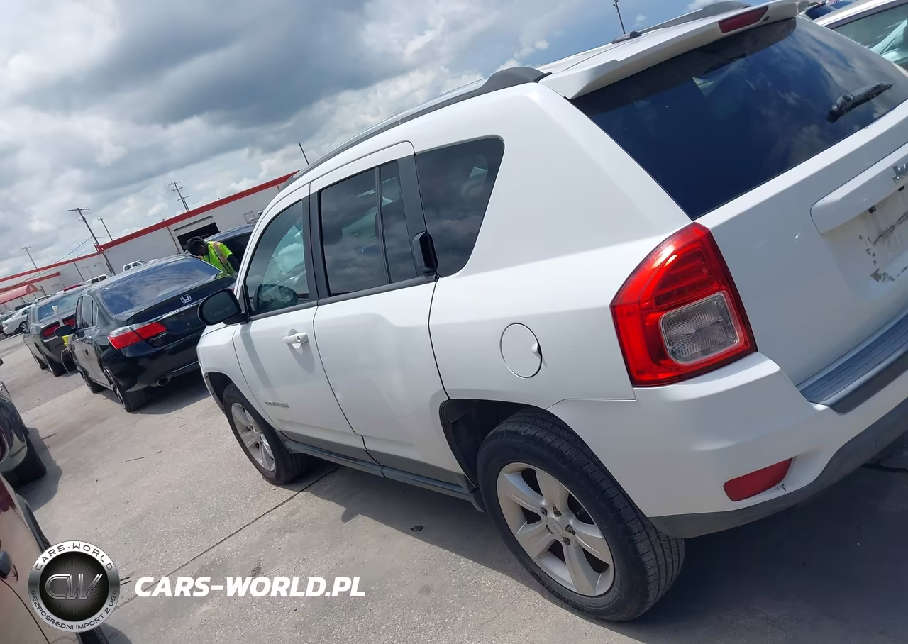2013 Jeep Compass Latitude VIN:1C4NJCEA4DD250961 - 14